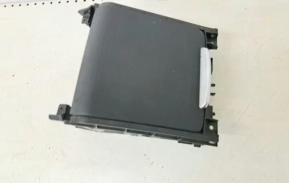 Volvo V70 Cup holder front 