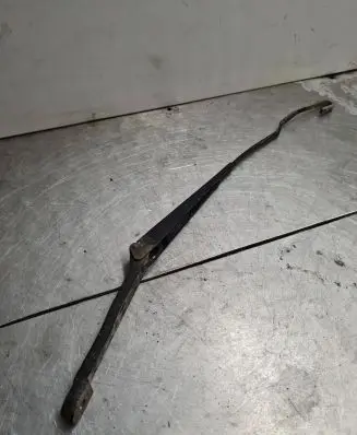 Volkswagen Transporter - Caravelle T4 Front wiper blade arm 701935409A