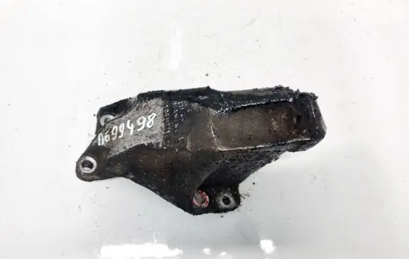 Volkswagen PASSAT B5 Engine mounting bracket