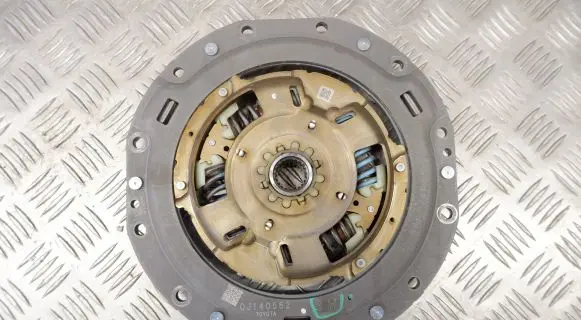Toyota Yaris XP210 Clutch pressure plate 31270K0012 31270K0013