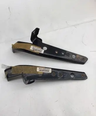 Opel Monza A2 Front bumper mounting bracket 90148152 90148151