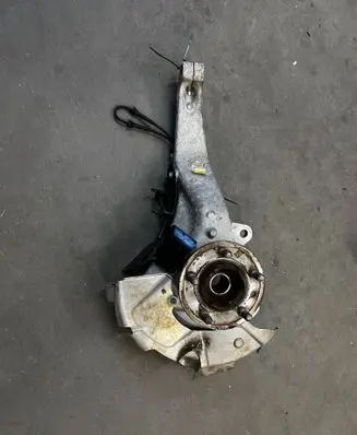 Land Rover Discovery 5 Front wheel hub spindle knuckle 
