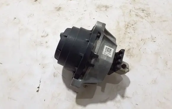 BMW X5 G05 Engine mount bracket 6860476