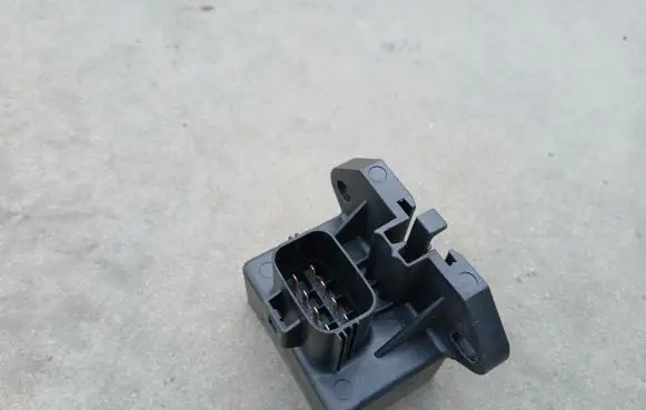 Ford Mondeo MK V Fuel pump relay CU5A9D370FC