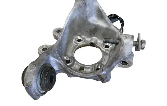 Rear wheel hub spindle/knuckle