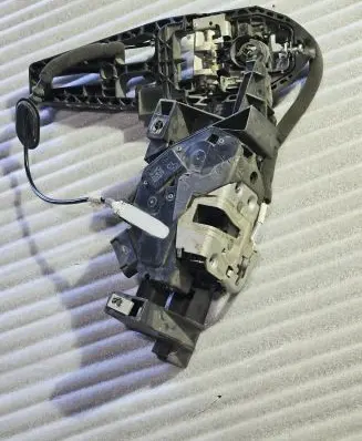 Ford Fusion II Front door lock DS73F21978AA AE8A5421812BF ES73F22464A