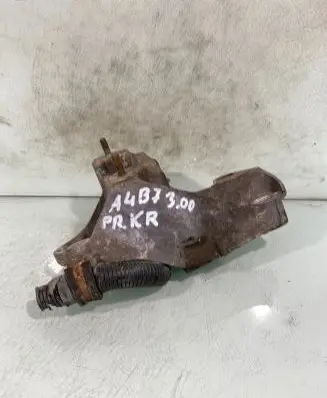 Audi A4 S4 B7 8E 8H Engine mounting bracket 8e0199352f