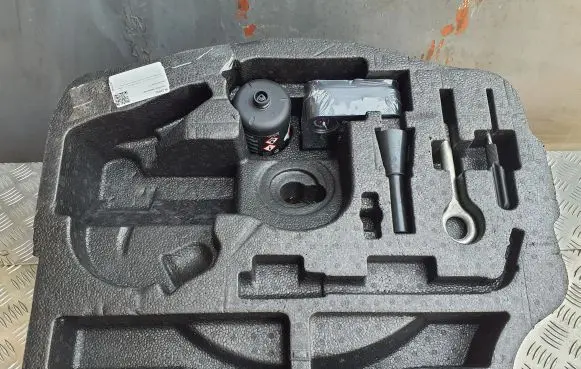 Maserati Levante Glove box in trunk 670100603