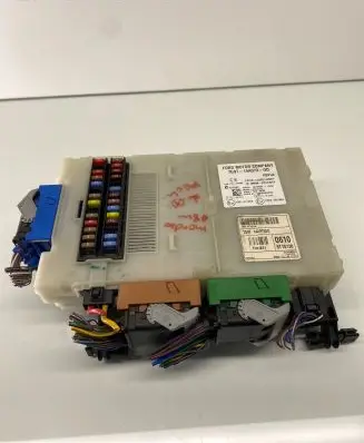Ford Mondeo MK IV Fuse module 7G9T14A073DD LTQF01125TP 3659AF01125TP