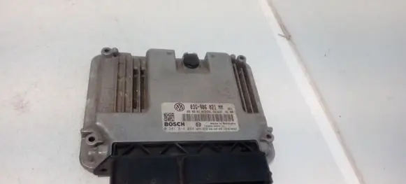 Volkswagen Touran I Engine control unit/module 03G906021MM 0281014044