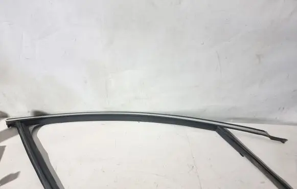 Volvo V40 Rubber seal front door (on door) 31402310 31395615 31352389