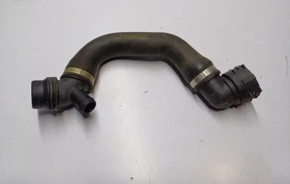 Mercedes-Benz E W213 Engine coolant pipe/hose A2135014100