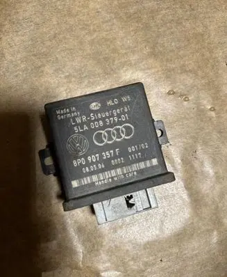 Audi A3 S3 8P Light module LCM 8P0907357F 5LA00837901