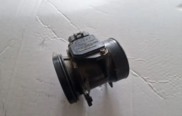 Ford Focus Mass air flow meter 98AB12B579B3B