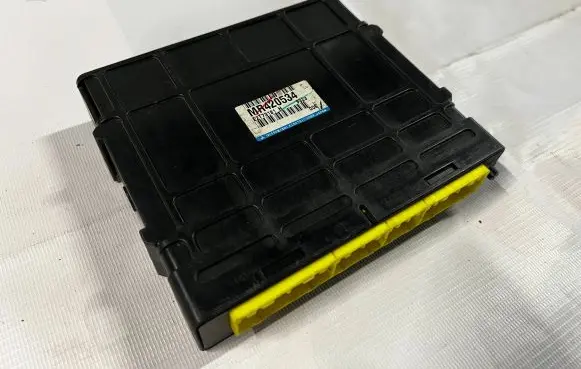 Mitsubishi Lancer Evolution Engine control unit/module MR420534 E2T73181