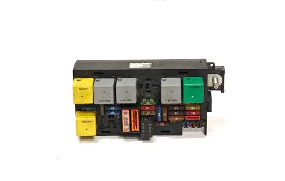 Mercedes-Benz ML W164 Fuse module A1645400072 16281587 5072426