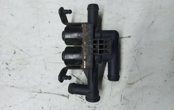 BMW 5 F10 F11 Coolant heater control valve 9119164 1147412200