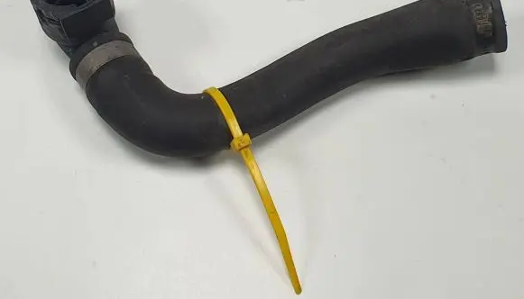 BMW X6 E71 Engine coolant pipe/hose 7576279