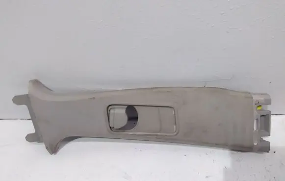 Land Rover Discovery 4 - LR4 (B) pillar trim (top) 631240011 AH2231112A 15300023101