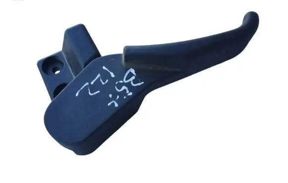 Volkswagen PASSAT B5.5 Engine bonnet (hood) release handle 3B1823533