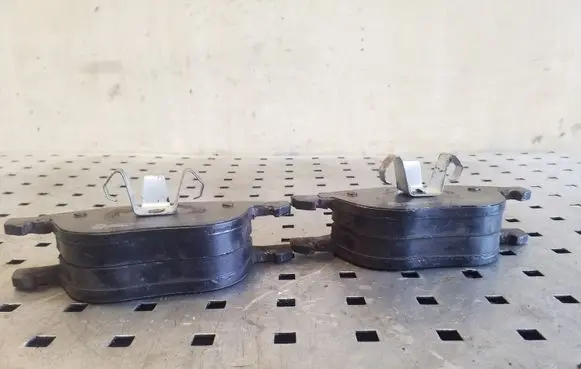 Ford Kuga I Brake pads (front) 