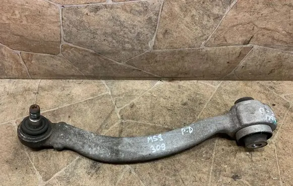 Mercedes-Benz C W204 Front lower control arm/wishbone 