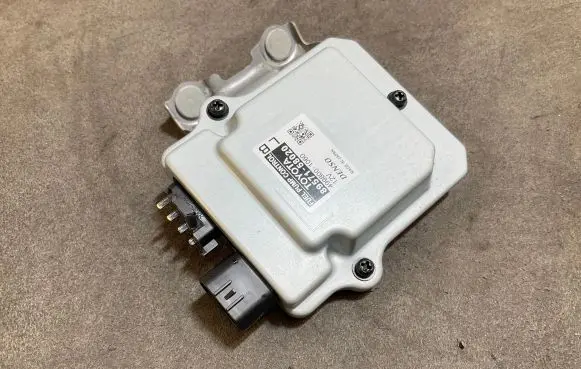 Lexus RX 450H Fuel injection pump control unit/module 8957158020