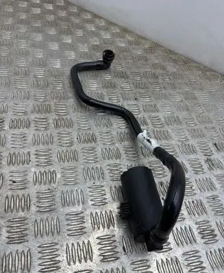 BMW 2 F46 Breather/breather pipe/hose 7348728 16137348728 1613734872806