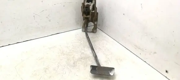 Nissan Pathfinder R51 Brake pedal 
