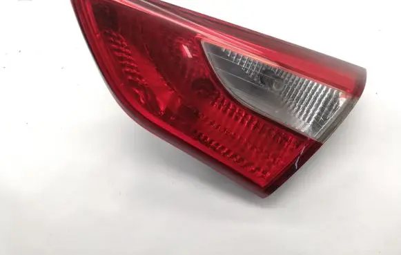 Tailgate rear/tail lights