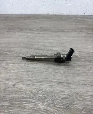 BMW 4 F36 Gran coupe Fuel injector 0445110743 8514148