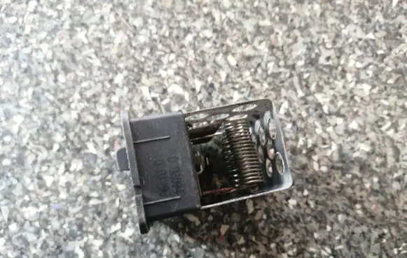 BMW 7 E38 Heater blower motor/fan resistor 8391705