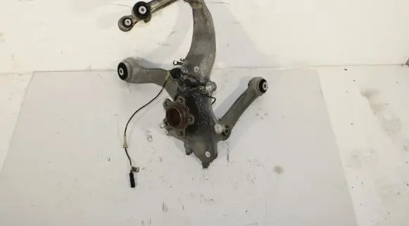 BMW 7 G11 G12 Front wheel hub spindle knuckle