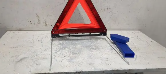 BMW 5 E60 E61 Emergency warning sign 27R03566