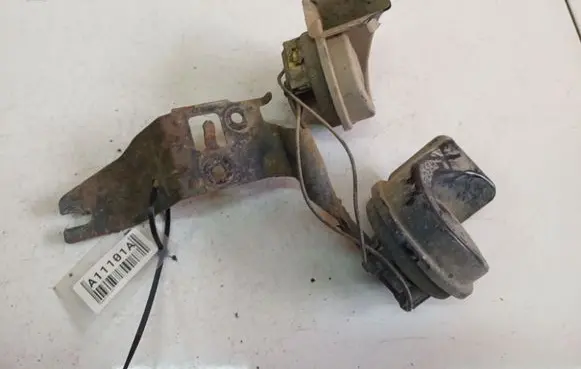 Peugeot 407 Horn signal 703881157