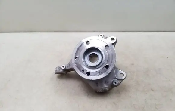 Mercedes-Benz GLA H247 Front wheel hub