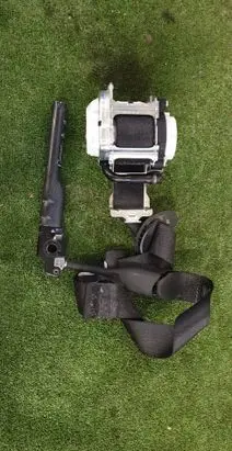 Ford Explorer VI Front seatbelt LB5B-S612D64-CE