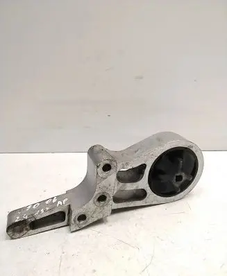 Volvo V50 Engine mount bracket