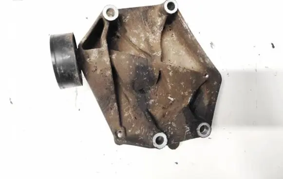 Opel Zafira B Engine mounting bracket