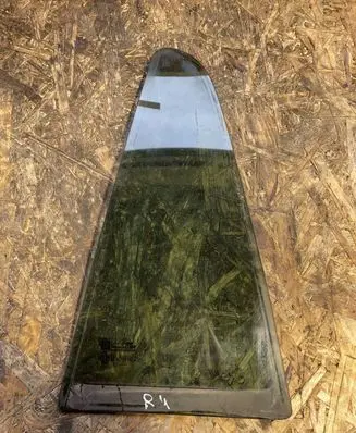 Opel Astra H Rear vent window glass 