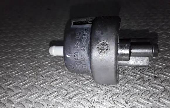 Volkswagen Jetta V Vacuum valve 058133459