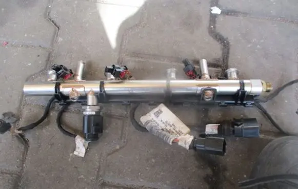 Volkswagen PASSAT B7 Fuel main line pipe AUDI06L971627AD