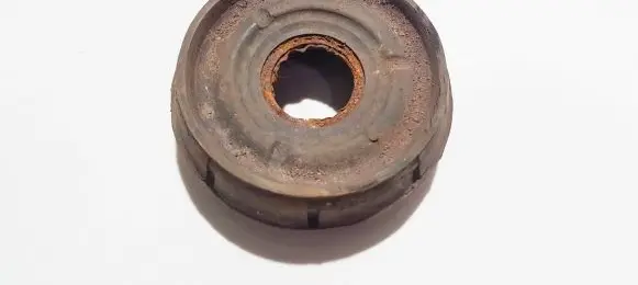 Renault Clio II Coil spring mount 