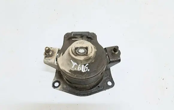 Honda Accord Engine mount bracket