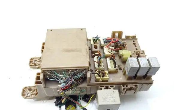 Toyota Corolla Verso E121 Fuse box set 82641-02050