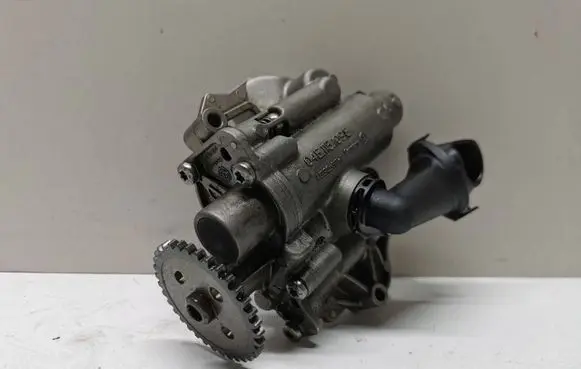 Seat Leon (5F) Oil pump 04E115109E