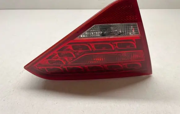 Audi A5 8T 8F Tailgate rear/tail lights 8T0945093B