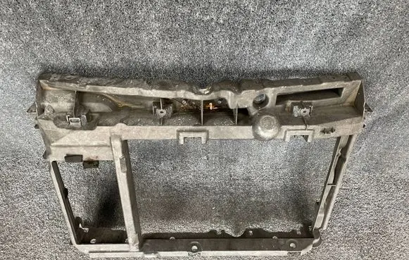 Citroen DS3 Radiator support slam panel