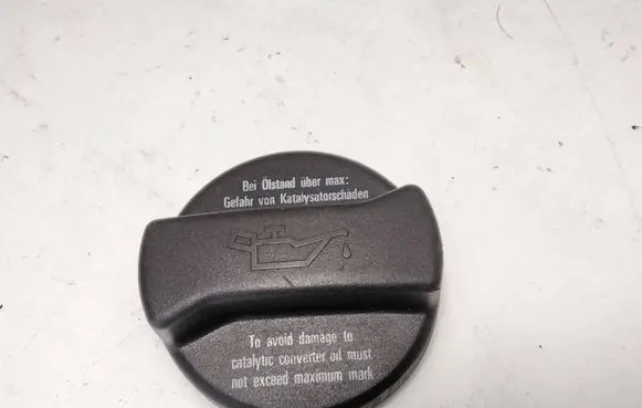 Volkswagen PASSAT B5 Oil filler cap 026103485