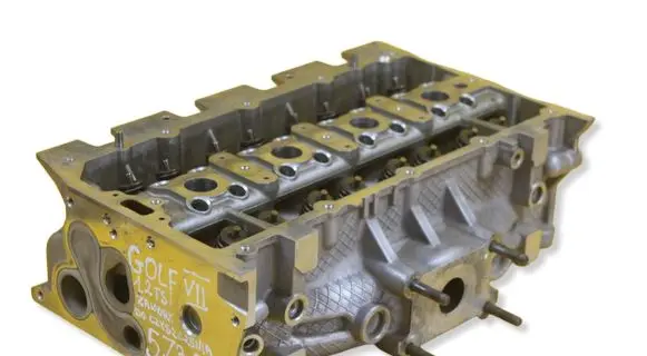 Volkswagen Golf VII Engine head 04E103404N